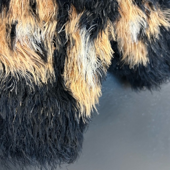 Nasty Gal S EUC furry fuzzy ultra crop Black and Tan Women's Sweater - Picture 10 of 12